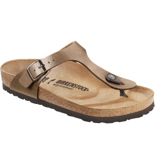 glänzende Birkenstocks in der Trendfarbe Taupe