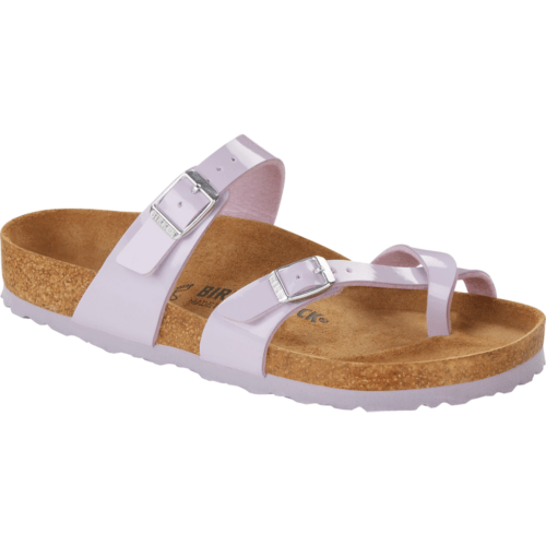 Birkenstocks in der Trendfarbe des Sommers 2023 Flieder