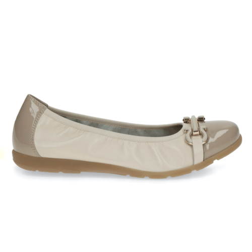 ausgefallene Ballerinas von Caprice mit Lackdetails