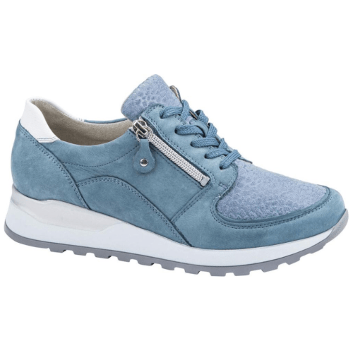 hellblaue sneaker aus Hirschleder